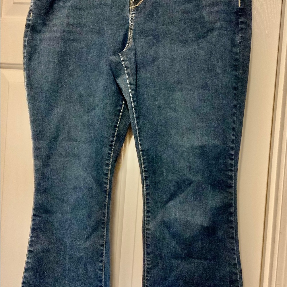 Levi’s Signature Gold Mid Rise Dark Denim Boot Cut Size 16 - Picture 3 of 7